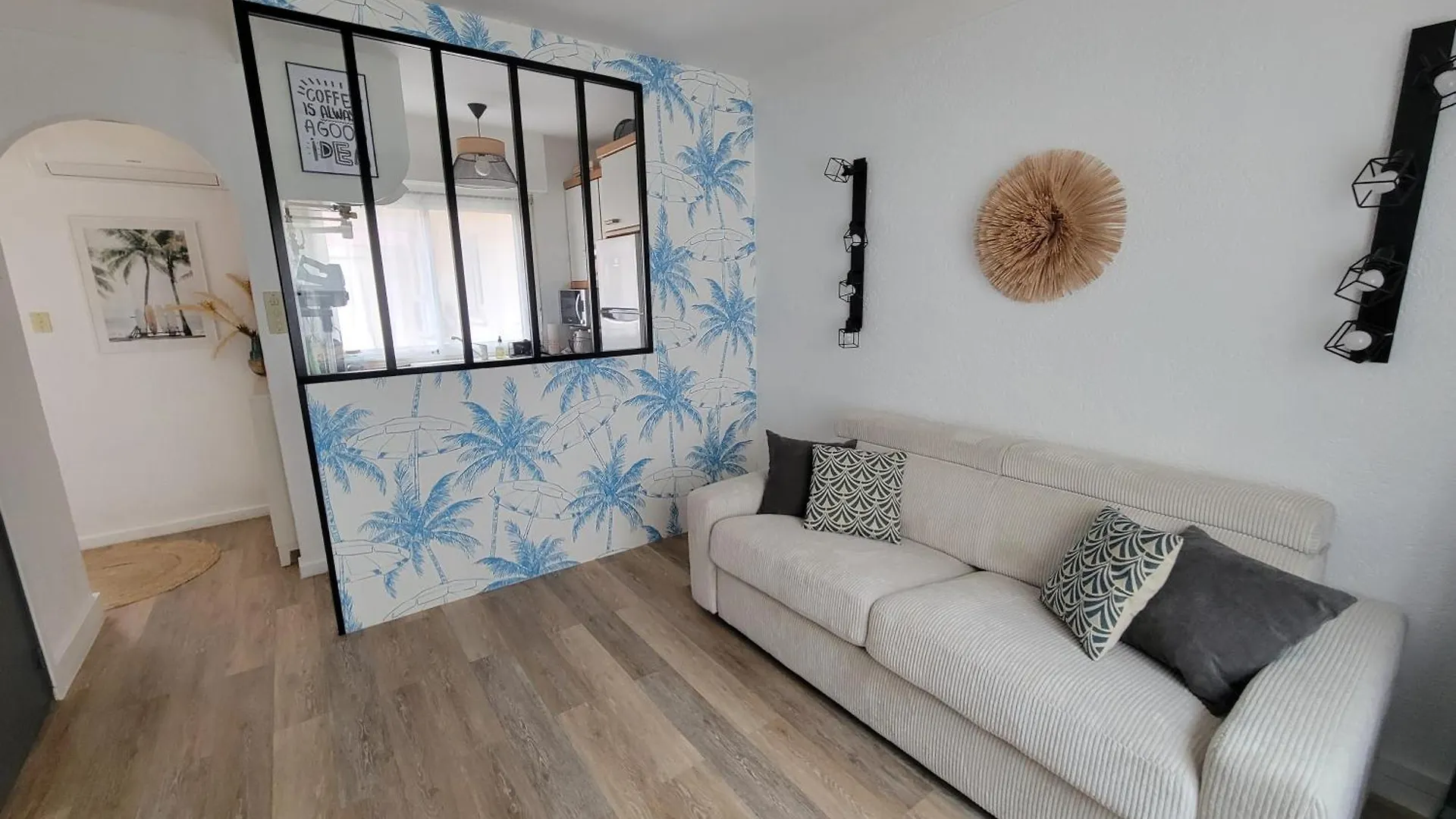 Apartment Appartement Cocon, Centre St Raphael, Plage A 1Min Saint-Raphael